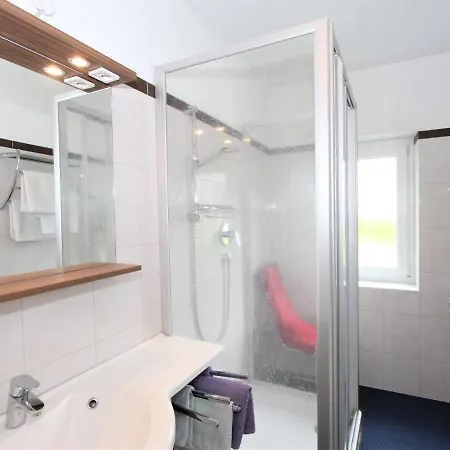 Appartement Heidi-1 *